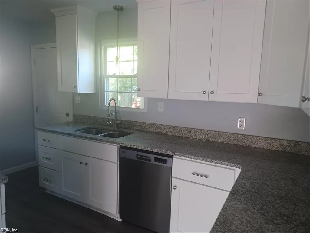 6345 Natrona AVE, NORFOLK VA 23509 - Photo 5