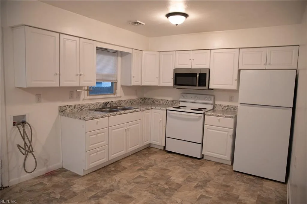 3325 Marne AVE, NORFOLK VA 23509 - Photo 3