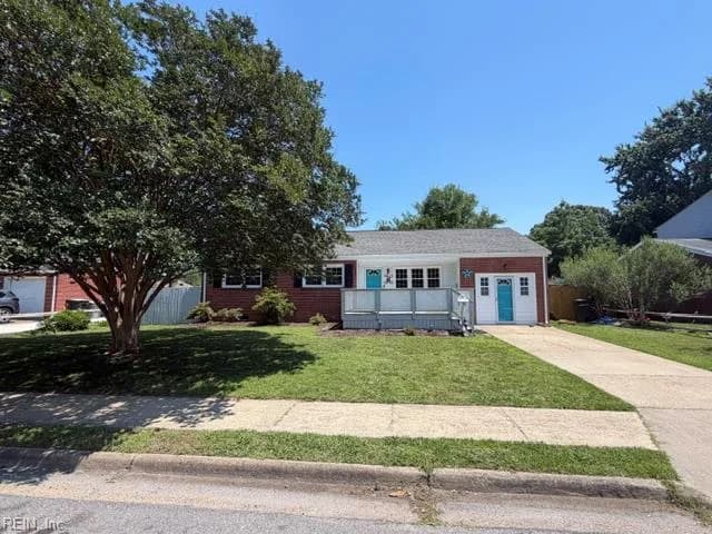 30 Holiday DR, HAMPTON VA 23669 - Photo 3