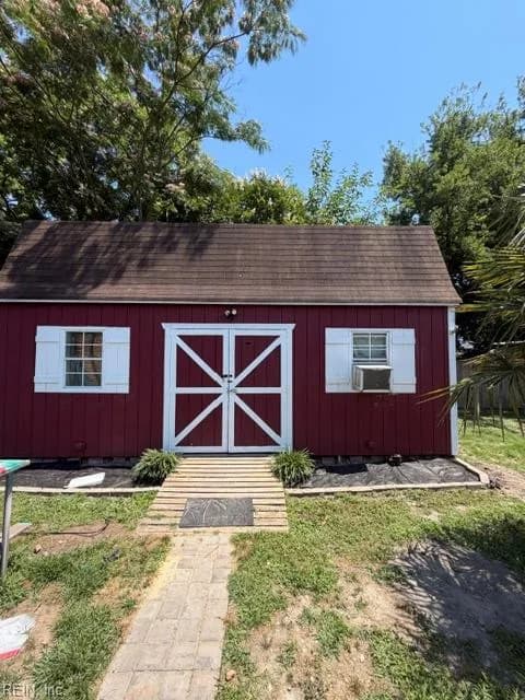 30 Holiday DR, HAMPTON VA 23669 - Photo 5