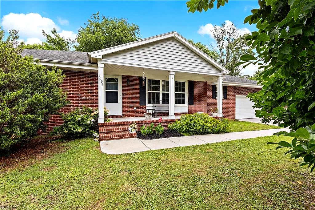5096 Rochelle RD, Virginia Beach — 3 bed Residential, 2,008 sqft