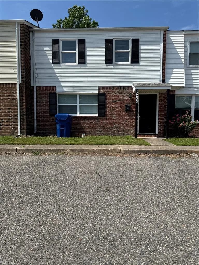 3233 Saxon PL, VIRGINIABEACH VA 23453 - Main photo