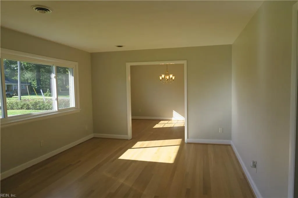 1389 Lakeside RD, VIRGINIABEACH VA 23455 - Photo 5