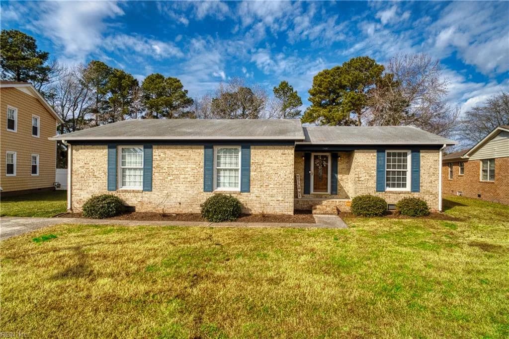 1447 Lake Forest DR, PORTSMOUTH VA 23701 - Main photo