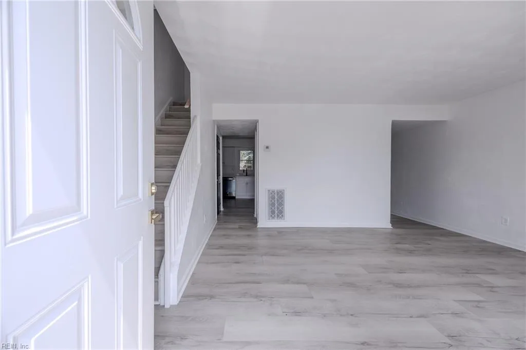 925 Madison AVE, NORFOLK VA 23504 - Photo 3