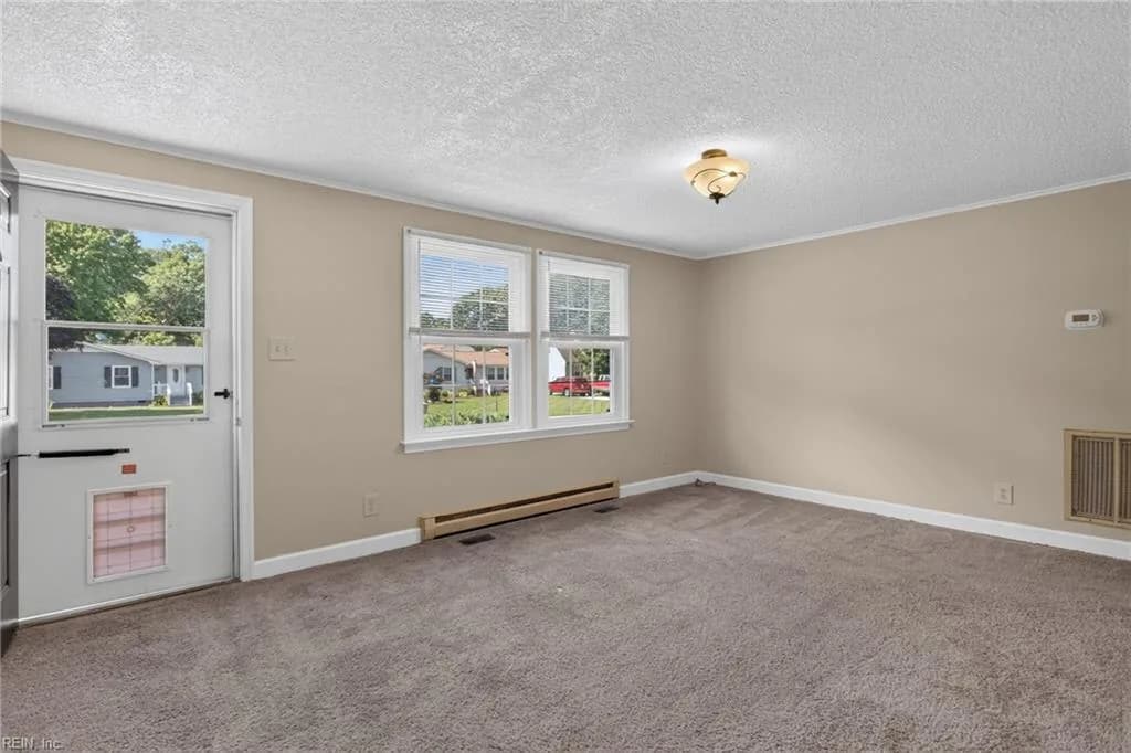 105 Cavalier DR, YORKTOWN VA 23692 - Photo 5