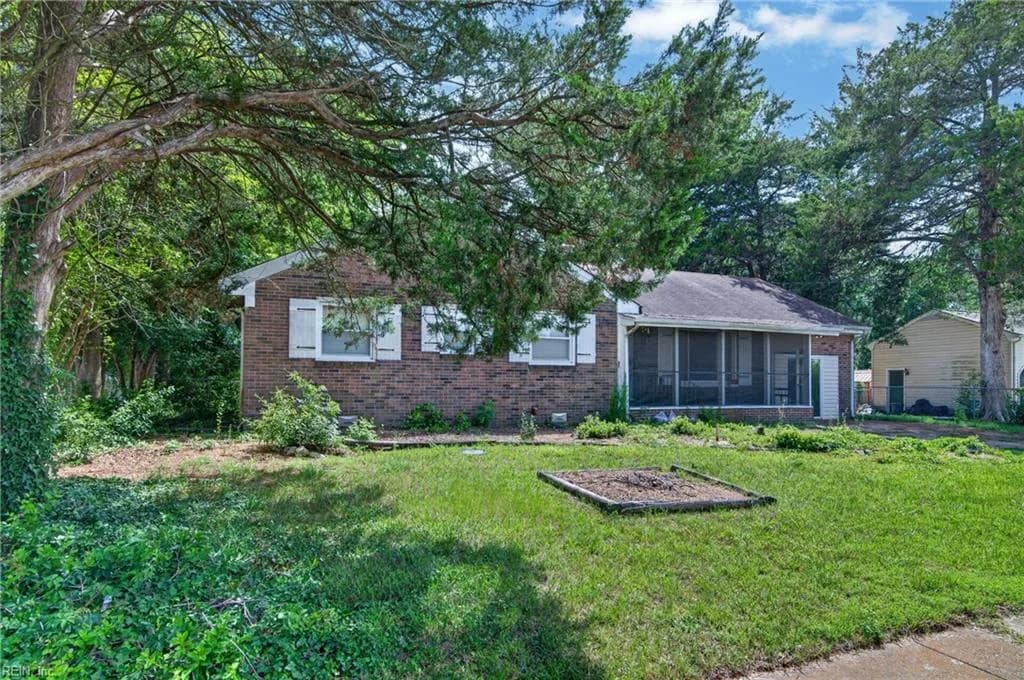149 Raymond DR, HAMPTON VA 23666 - Photo 3