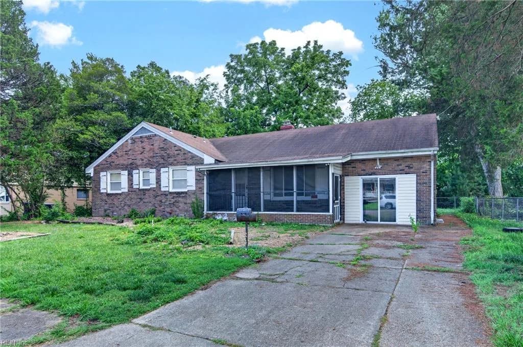 149 Raymond DR, HAMPTON VA 23666 - Photo 4