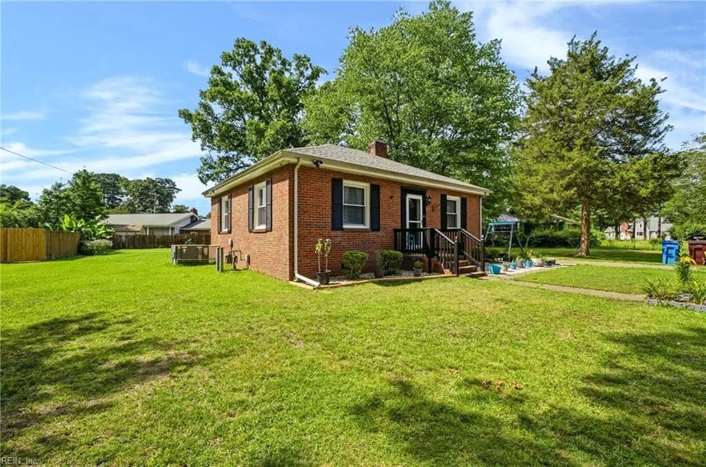 2204 Battery Park RD, CHESAPEAKE VA 23323 - Photo 4