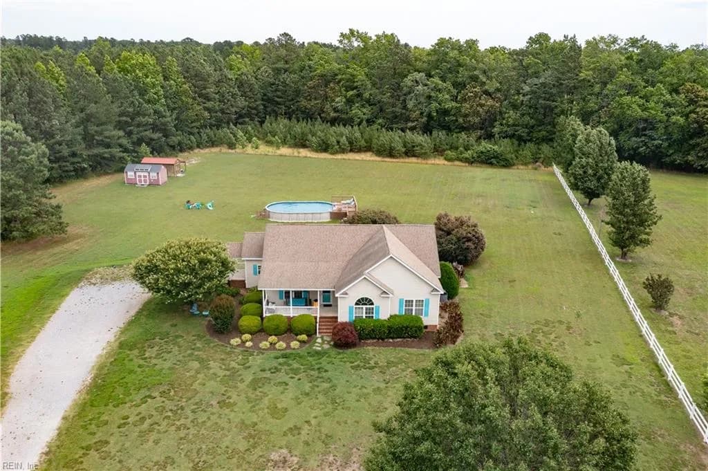 17403 Carroll Bridge RD, WINDSOR VA 23487 - Photo 5