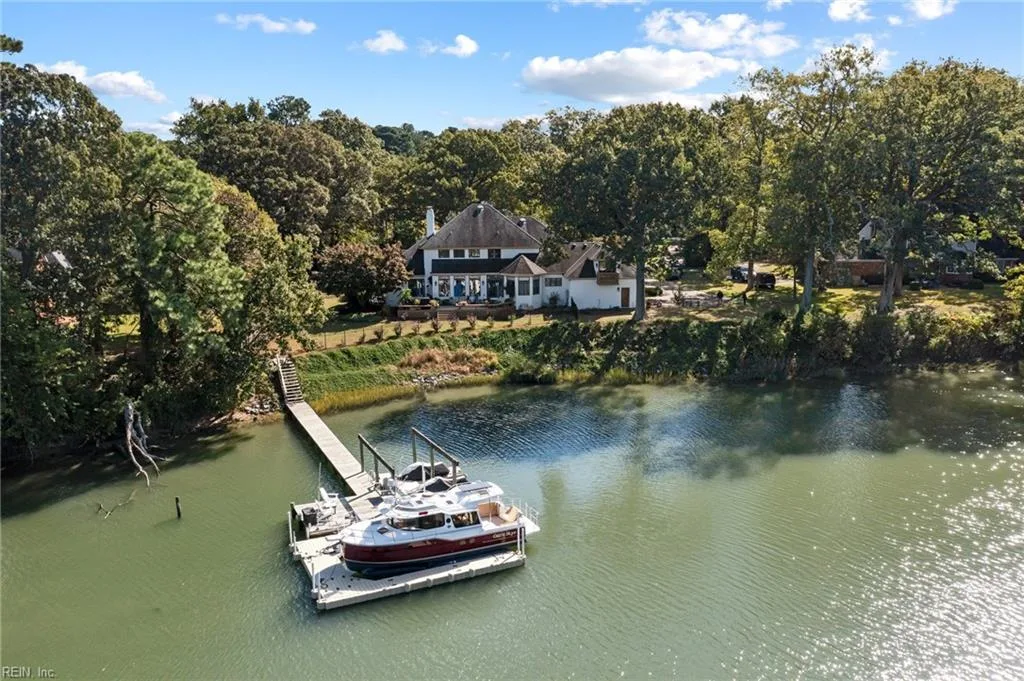 1632 W Little Neck RD, VIRGINIABEACH VA 23452