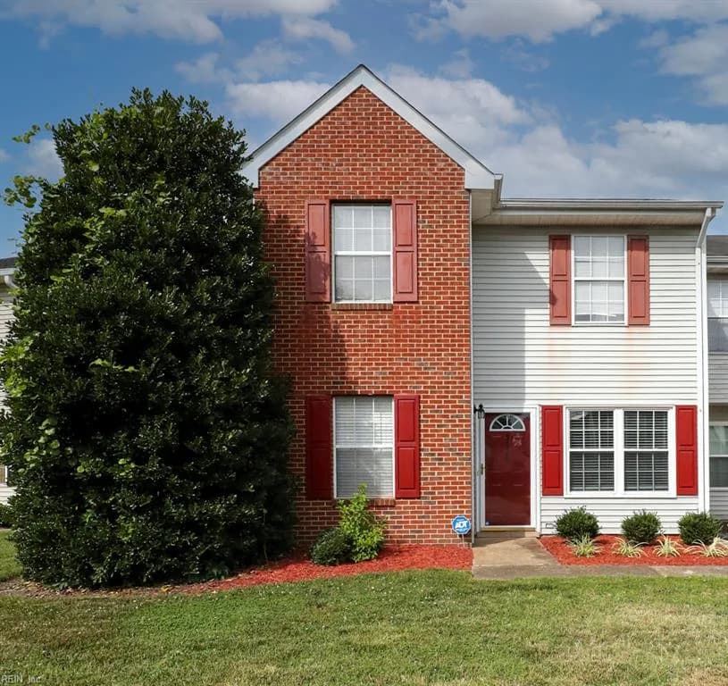 3325 CLOVER MEADOWS DR, CHESAPEAKE VA 23321 - Photo 2