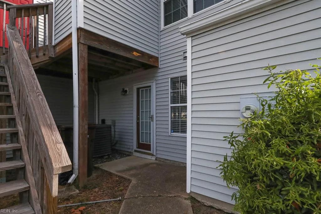 3325 CLOVER MEADOWS DR, CHESAPEAKE VA 23321 - Photo 4