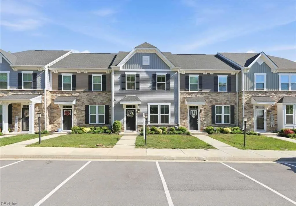 4014 Grove Point DR, RICHMOND VA 23223