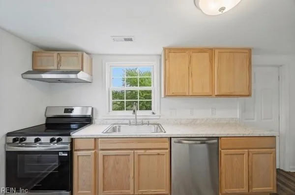 119 Messick RD, POQUOSON VA 23662 - Photo 5