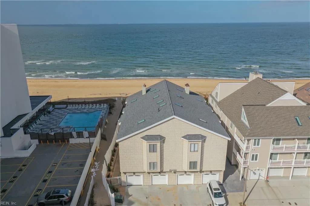 2852 Charlemagne DR #2, VIRGINIABEACH VA 23451 - Photo 2