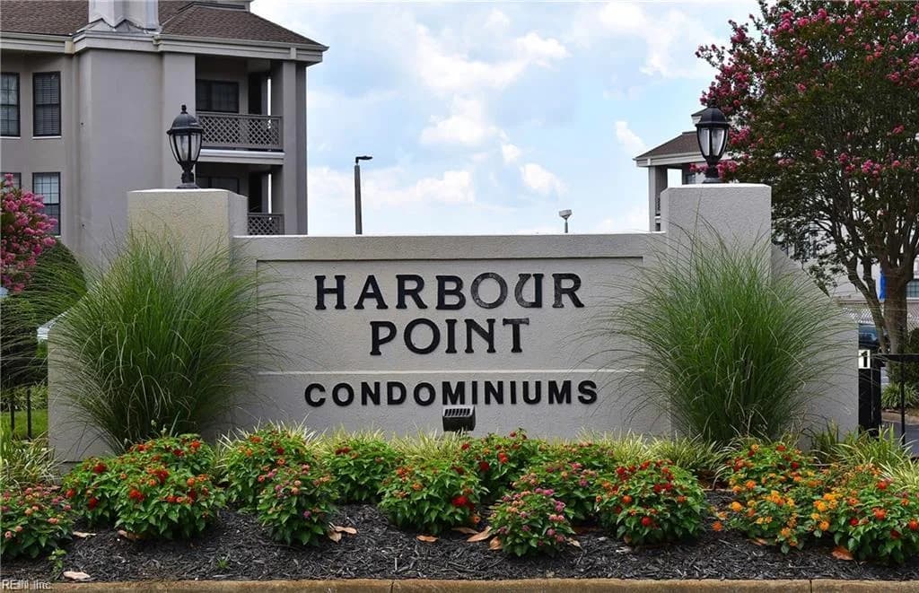 401 Harbour PT #302, VIRGINIABEACH VA 23451 - Main photo