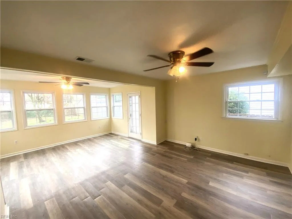 8225 Tabor CT, NORFOLK VA 23518 - Photo 4