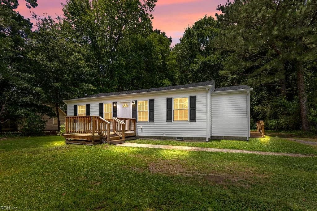 22283 Thomaston RD, NEWSOMS VA 23874 - Main photo