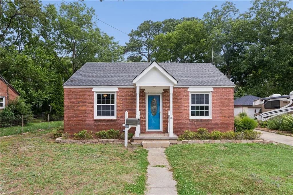 18 N Colin DR, PORTSMOUTH VA 23701 - Main photo