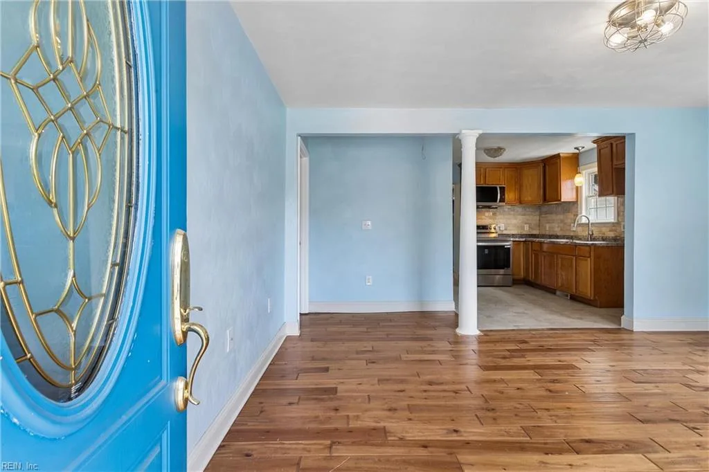 18 N Colin DR, PORTSMOUTH VA 23701 - Photo 4