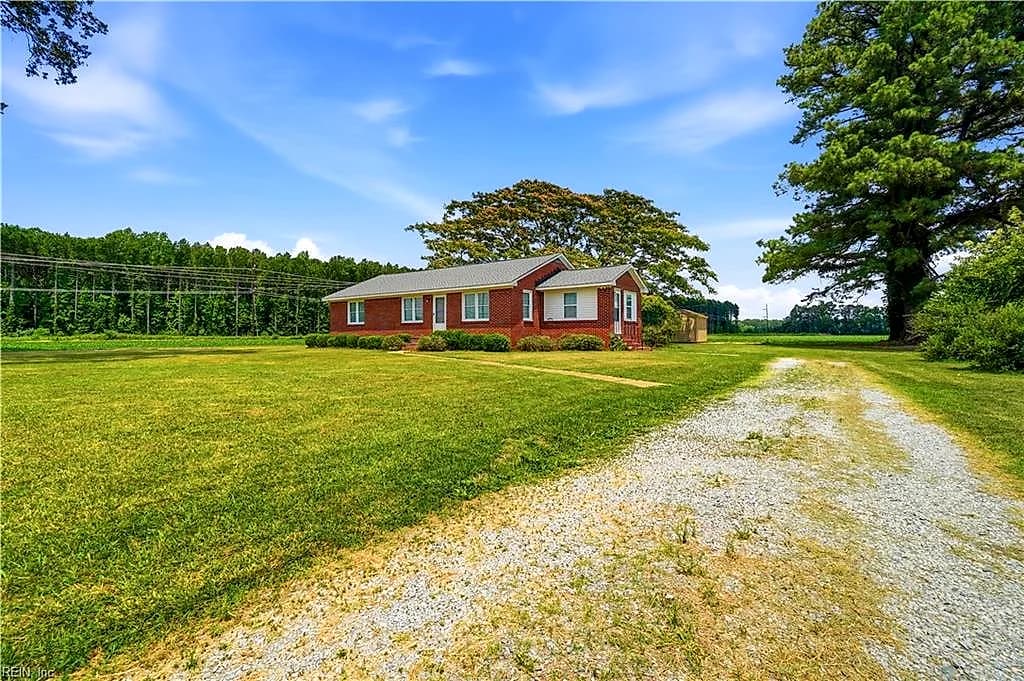 524 Benefit RD, CHESAPEAKE VA 23322 - Main photo
