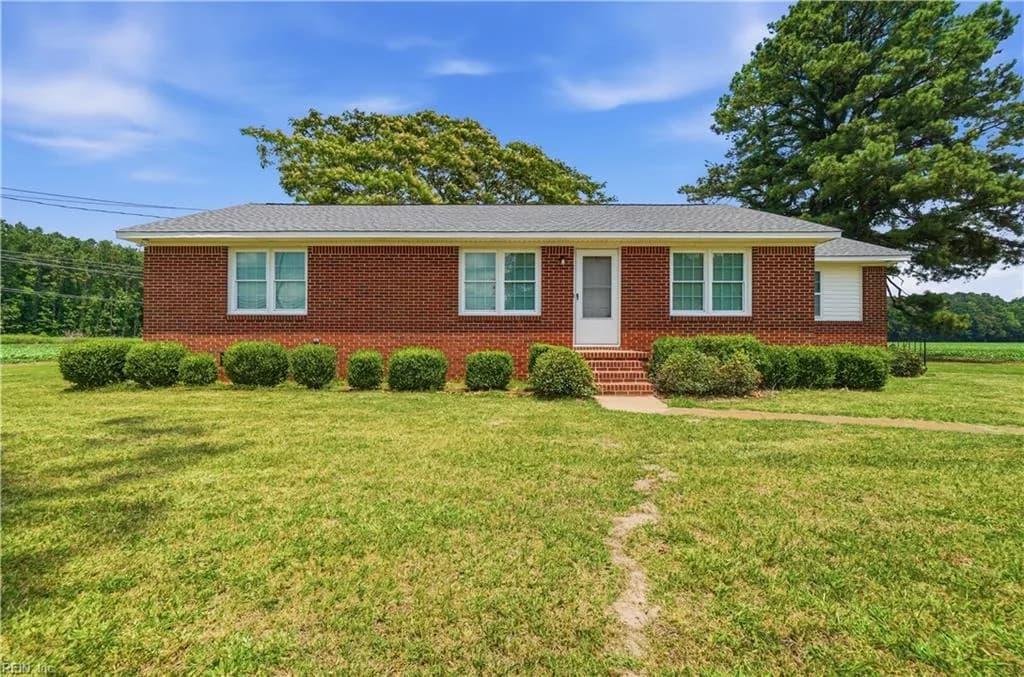 524 Benefit RD, CHESAPEAKE VA 23322 - Photo 3
