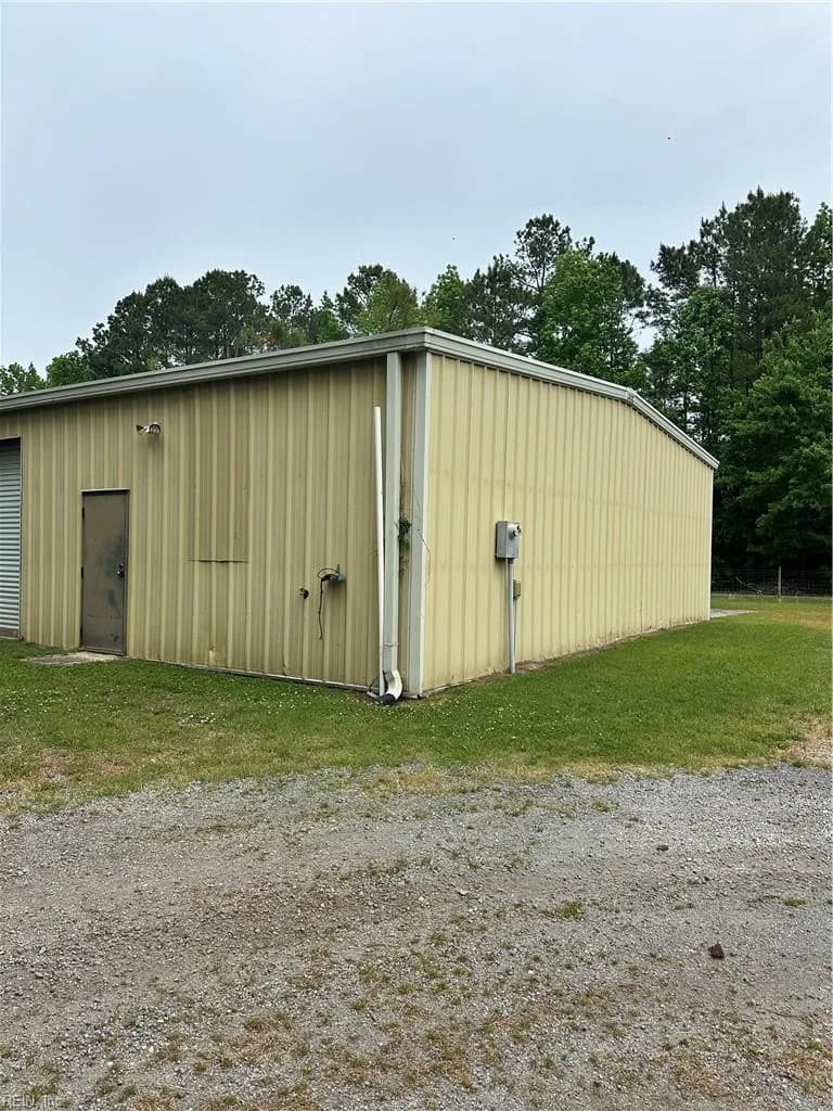 1802 County ST, ELIZABETHCITY NC 27909 - Photo 4