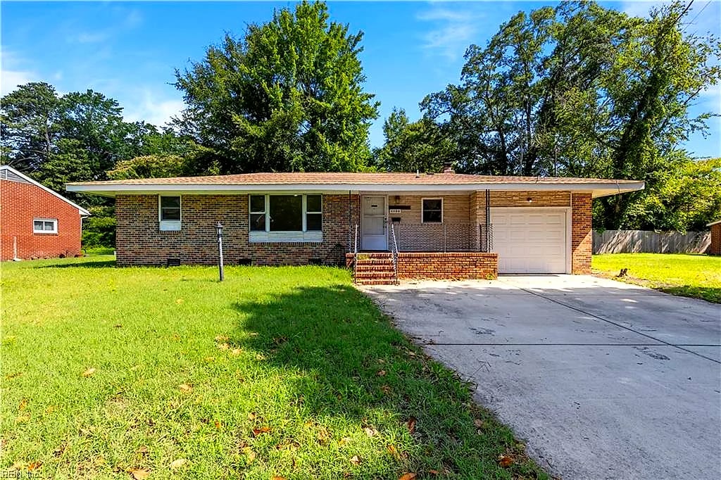 2600 W Weaver RD, Hampton — 3 bed Residential, 986 sqft