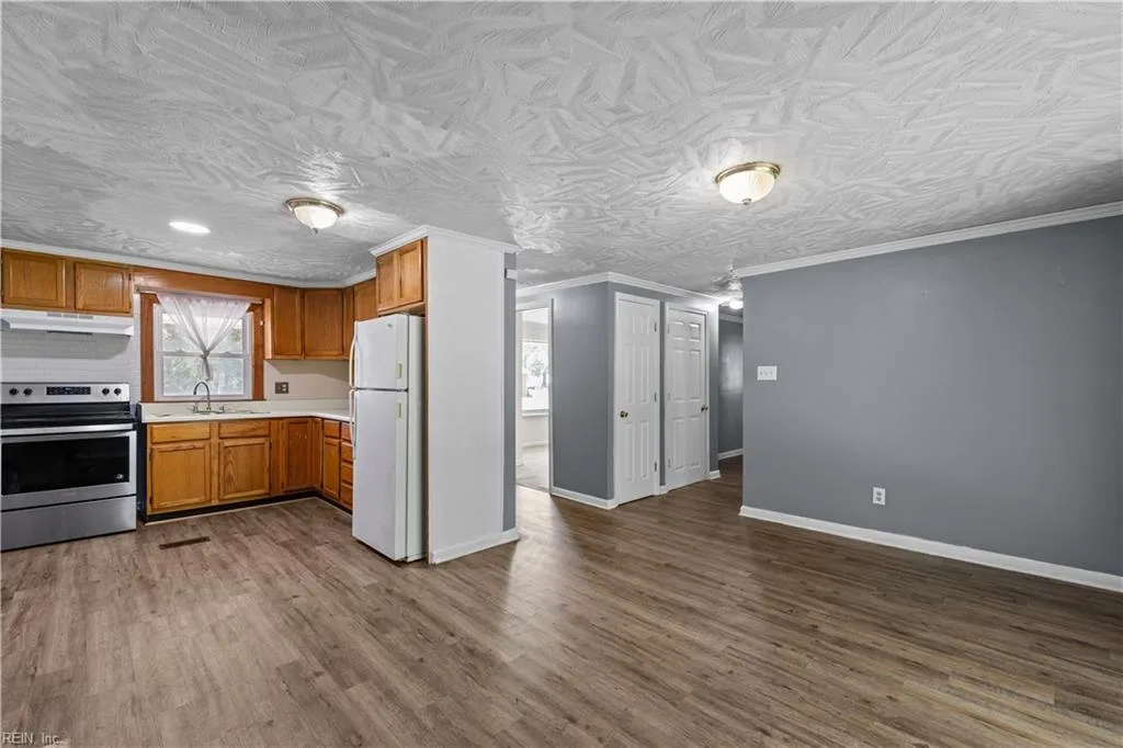 2600 W Weaver RD, HAMPTON VA 23666 - Photo 3