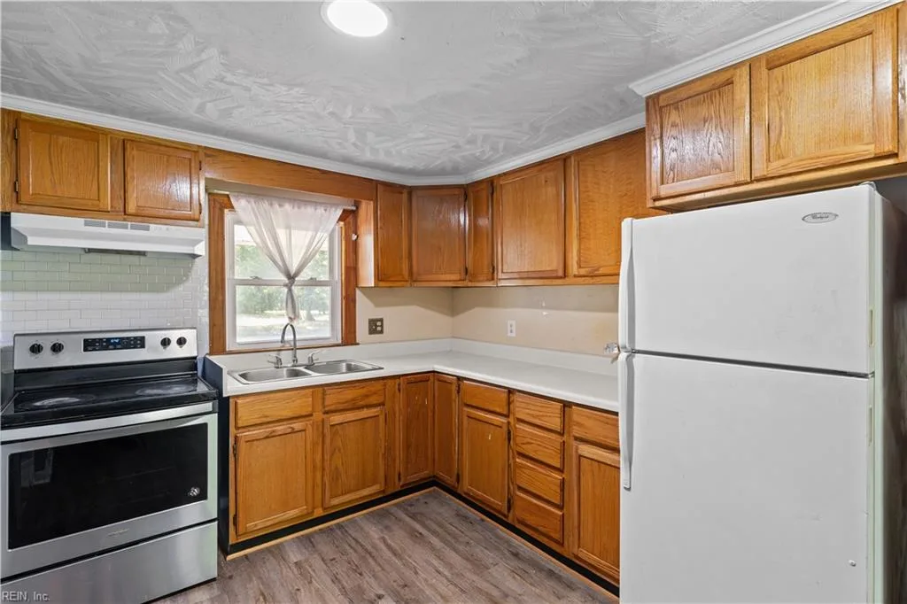 2600 W Weaver RD, HAMPTON VA 23666 - Photo 4
