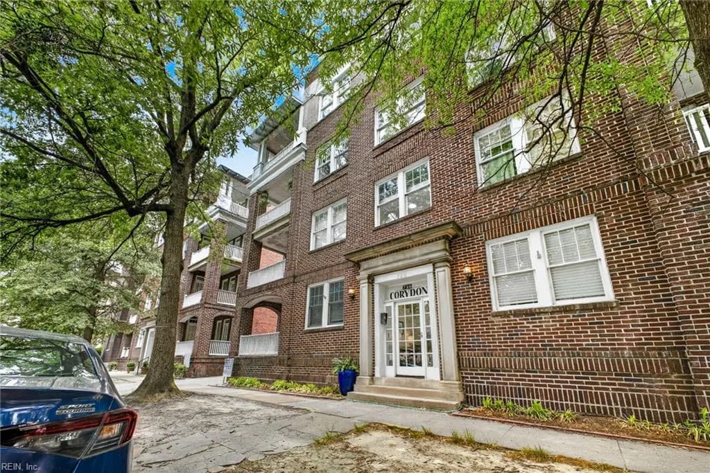 736 W Princess Anne RD #402, NORFOLK VA 23517 - Main photo