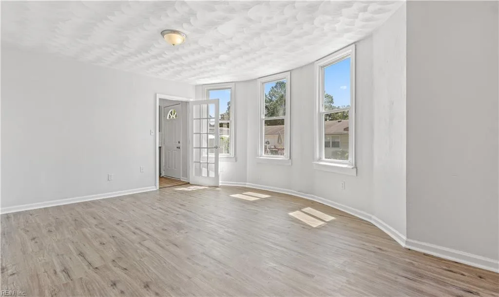 273 Elm AVE, PORTSMOUTH VA 23704 - Photo 5