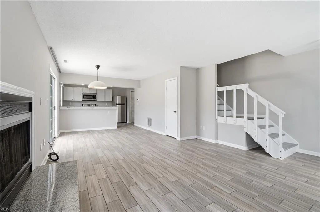 317 Ferdinand CIR, VIRGINIABEACH VA 23462 - Photo 5