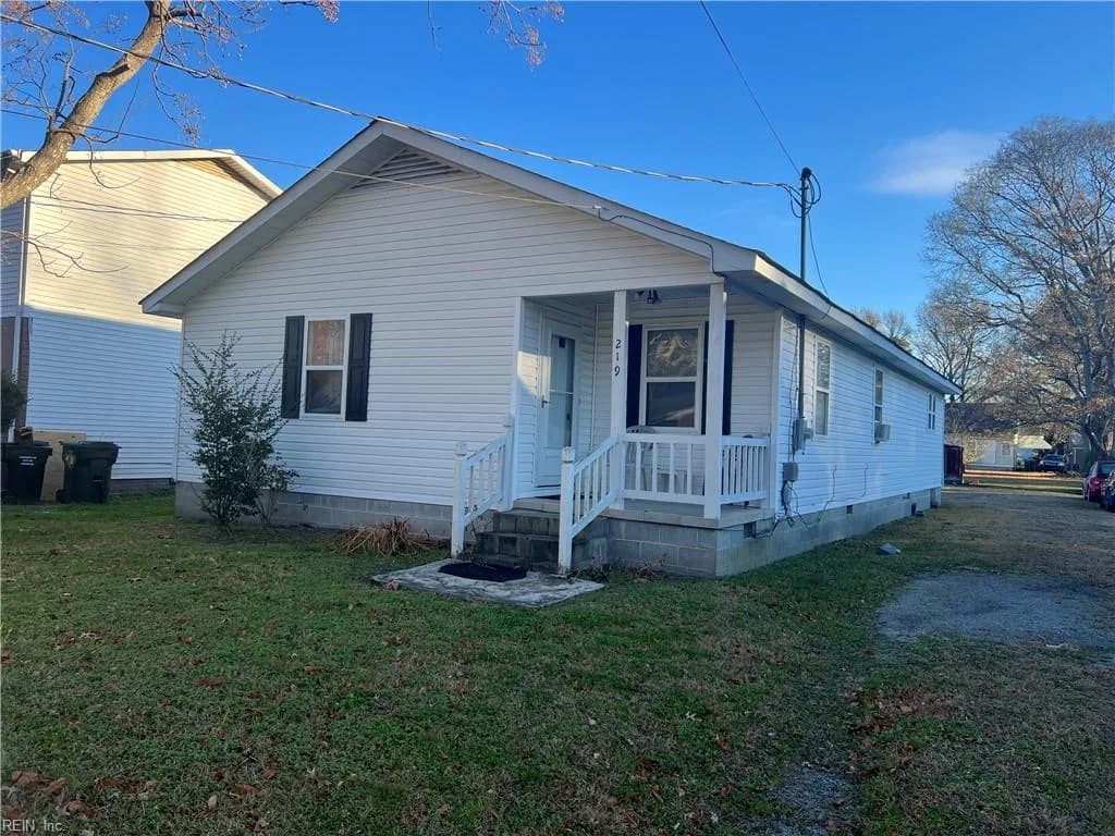 219 Cobb ST, FRANKLIN VA 23851 - Main photo