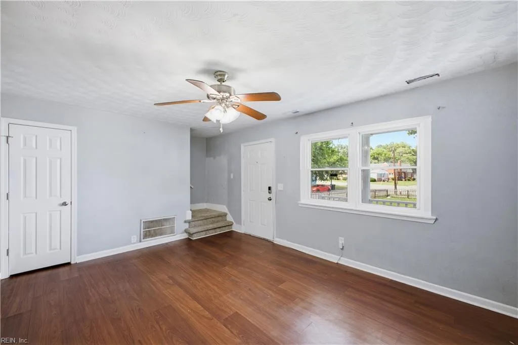 1902 Bay AVE, HAMPTON VA 23661 - Photo 4