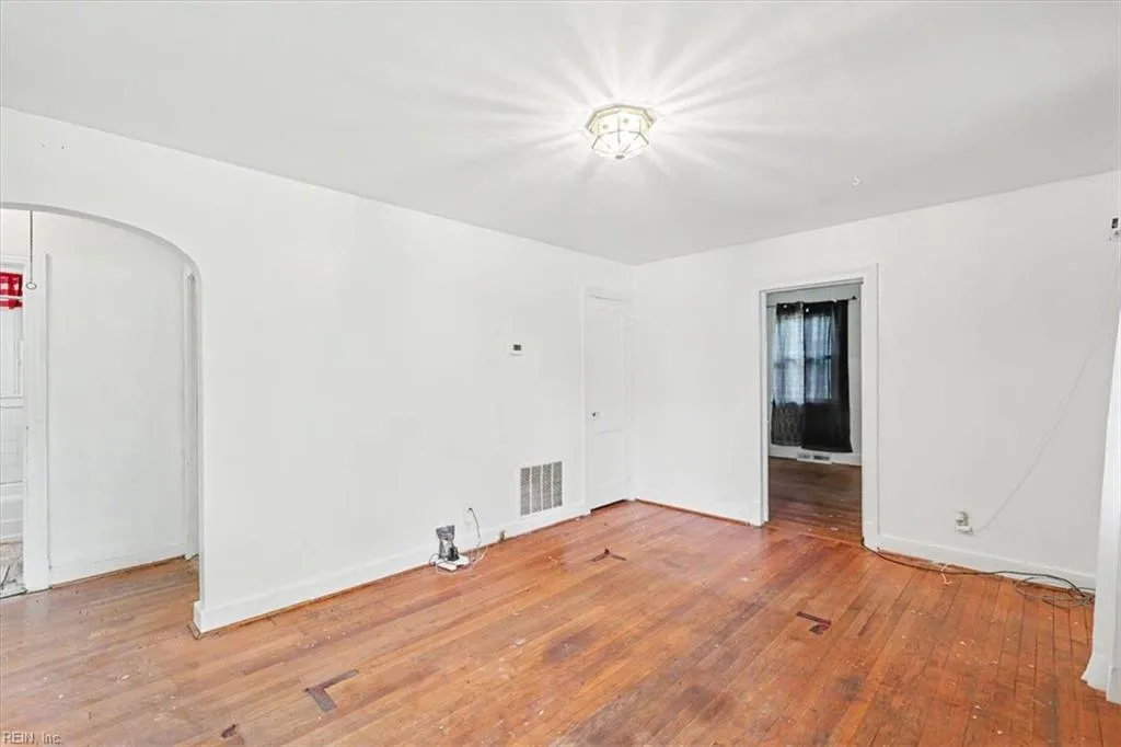 3466 Chapel DR, RICHMOND VA 23224 - Photo 5