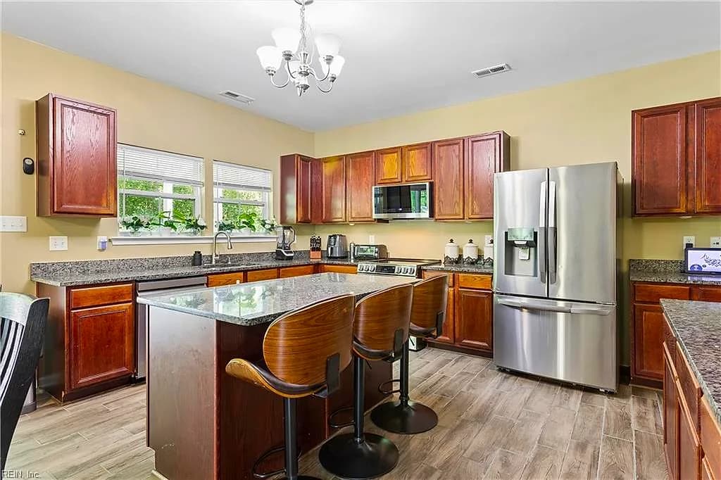 219 Dogwood RD, YORKTOWN VA 23690 - Photo 4
