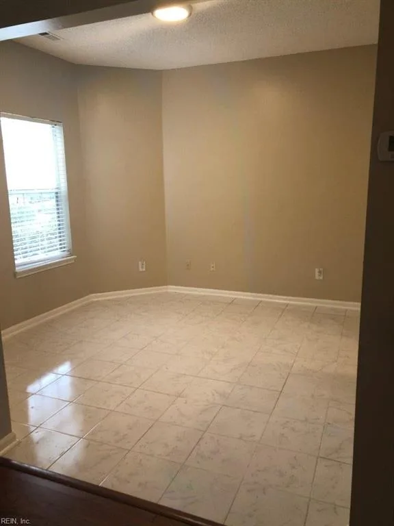 820 E Willow Point PL, NEWPORTNEWS VA 23602 - Photo 5