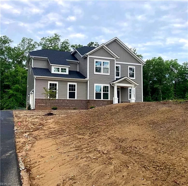 6319 Fawncrest LN, Williamsburg — 5 bed Residential, 4,150 sqft