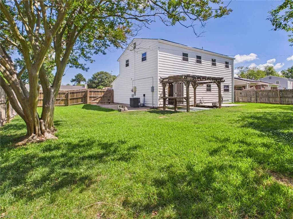 3033 Pewter RD, VIRGINIABEACH VA 23452 - Photo 4