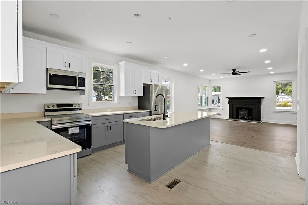161 Lasalle AVE, HAMPTON VA 23661 - Photo 4