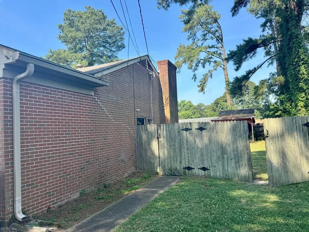 4220 Heather RD, PORTSMOUTH VA 23703 - Photo 4