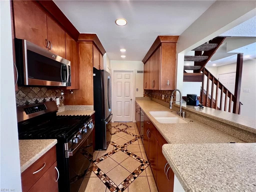 1611 Slidell LN, VIRGINIABEACH VA 23454 - Photo 5