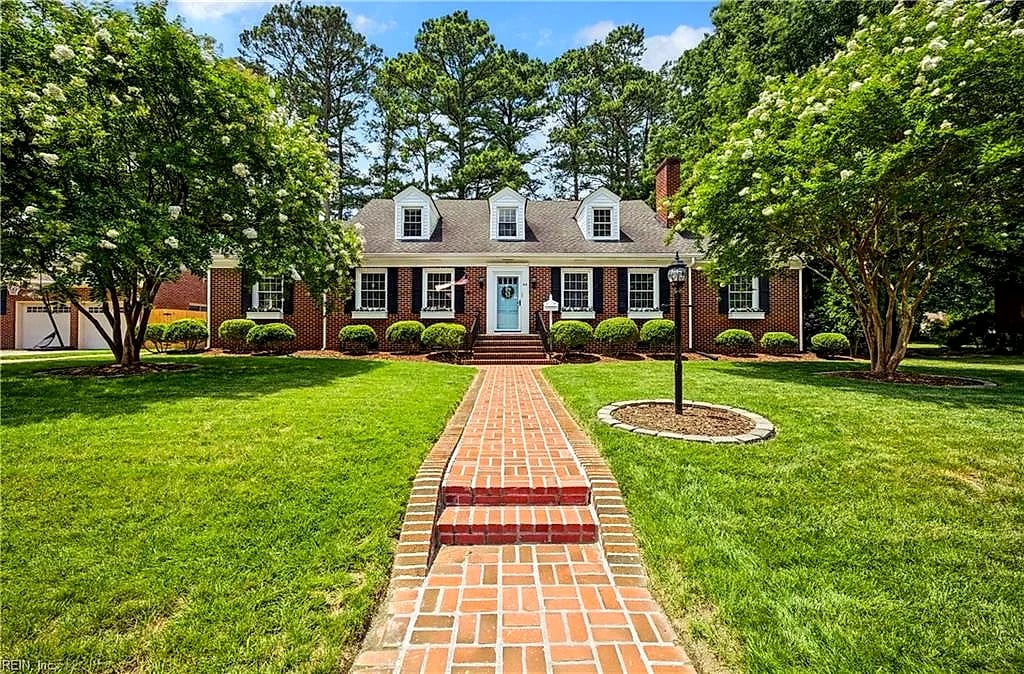 519 Jones ST, Suffolk — 3 bed Residential, 2,550 sqft