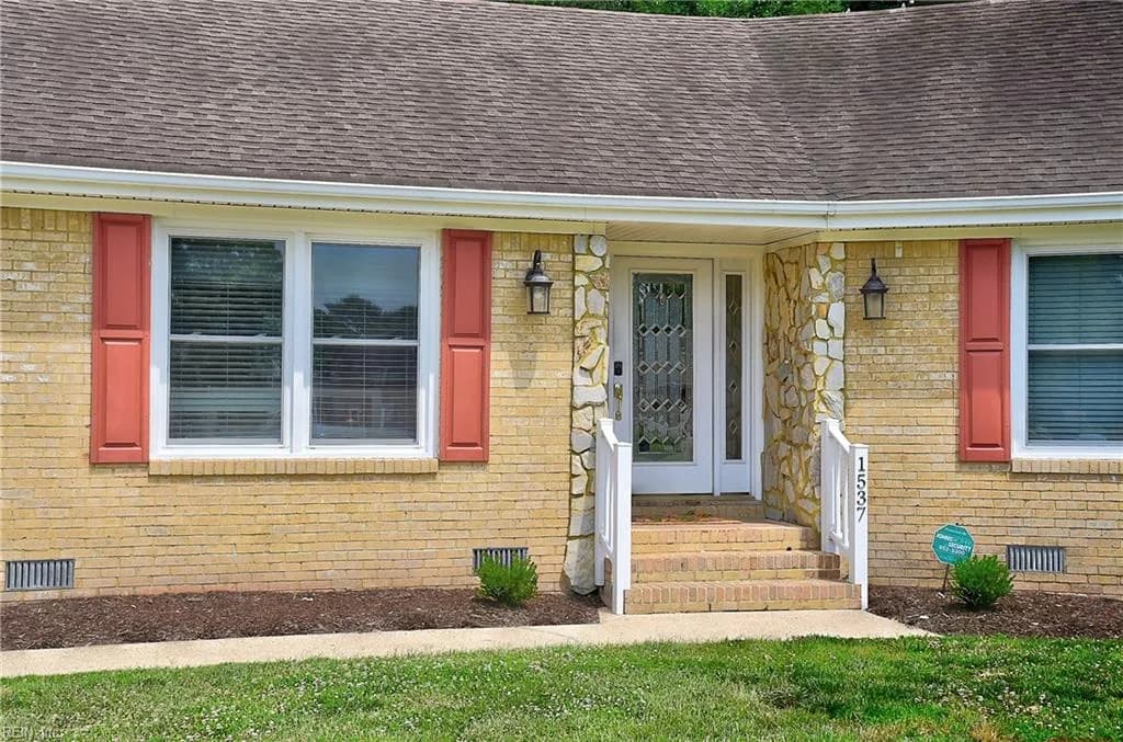1537 Waterway CIR, CHESAPEAKE VA 23322 - Photo 4