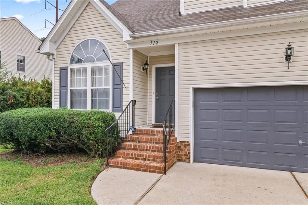 712 Tallahassee DR, CHESAPEAKE VA 23322 - Photo 3