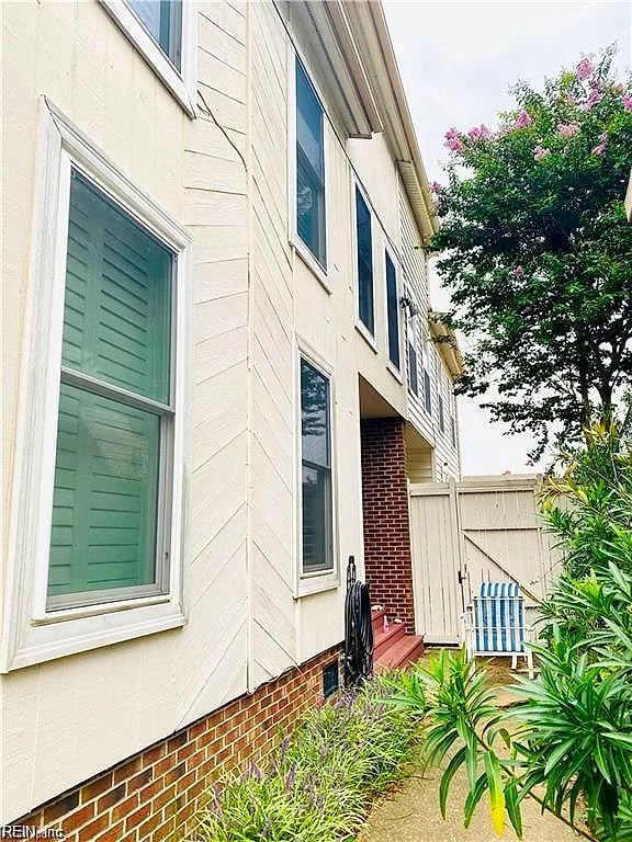 120 50th ST, VIRGINIA BEACH VA 23451