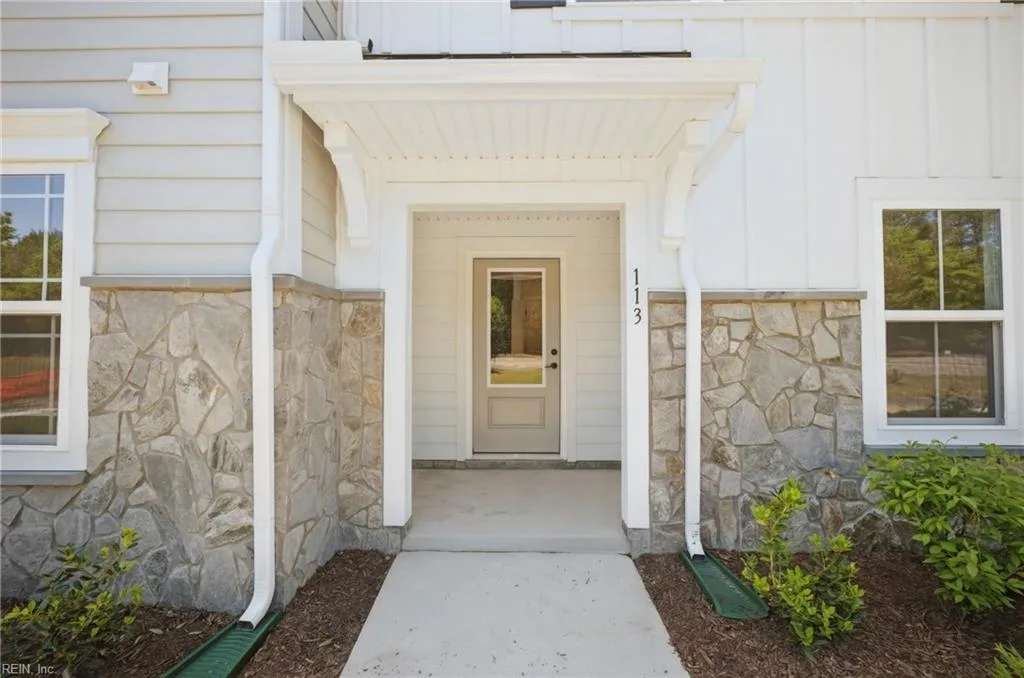 13 Bracewell LN, YORKTOWN VA 23692 - Photo 3
