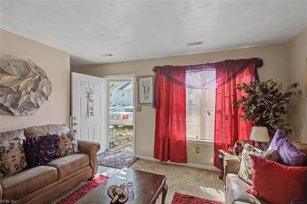 423 Eureka LOOP, NEWPORTNEWS VA 23601 - Photo 3